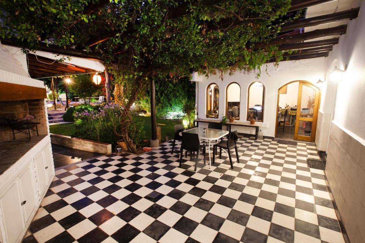Posada De Rosas Mendoza Exteriör bild
